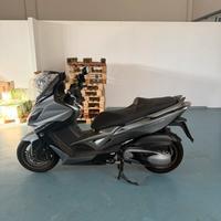 Scooter Kymco xciting 400 i