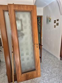 Sei porte da interni con vetrate
