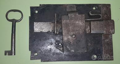 Serratura Antica in ferro battuto d’epoca XVIII