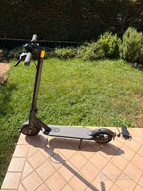 Monopattino elettrico XIAOMI ESSENTIAL