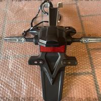 porta targa con frecce yamaha r7