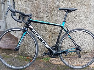 bici da corsa Focus 