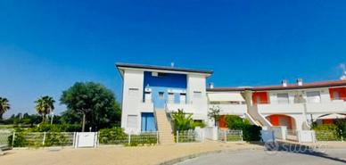 Piano terra 200 mt dal mare con giardino 6 posti