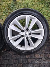 205/55 R17 4 gomme  con cerchi in lega 
