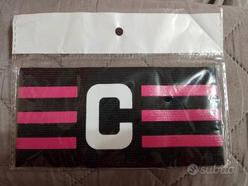 fascia da capitano nera con strisce rosa