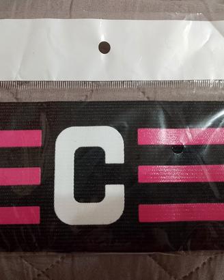 fascia da capitano nera con strisce rosa