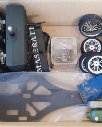 Modellini auto e moto - pezzi di ricambio