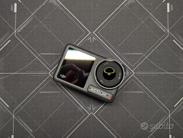 DJI Osmo Action 4 - Combo Essenziale