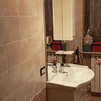 Mobiletto bagno con specchio