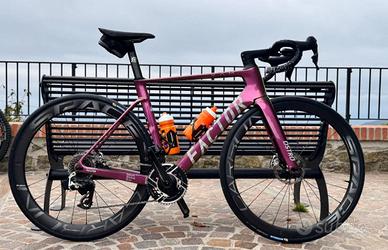Factor OSTRO VAM - Frameset Premium 2025