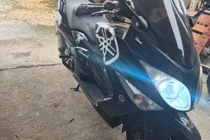 tmax 500 anno 2008