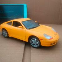 1:18 - Porsche 911 996 Carrera Welly