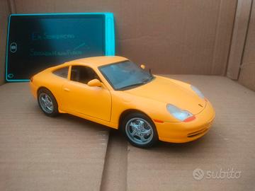 1:18 - Porsche 911 996 Carrera Welly