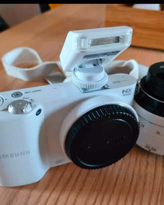 Fotocamera Samsung NX 1000 Full Hd (trattabile)