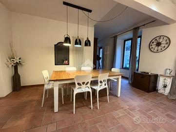 5 LOCALI A TORRE BOLDONE