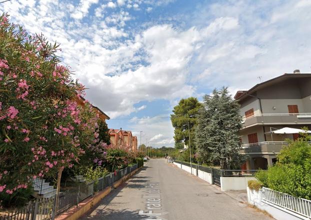 Trilocale con terrazzino