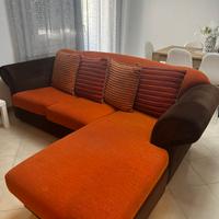 DIVANO CON PENISOLA