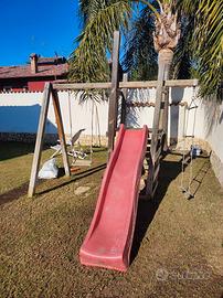 Scivolo e altalena da giardino per bambini