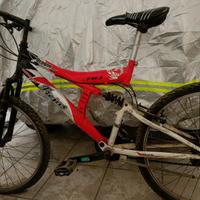 Bicicletta bambino bianca/rossa