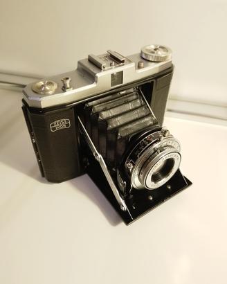 Macchina fotografica antica