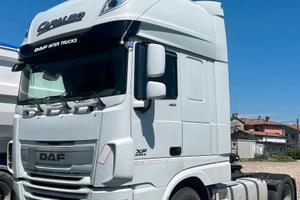 Trattore stradale DAF XF 106 460