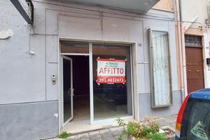 NEGOZIO A PARTINICO