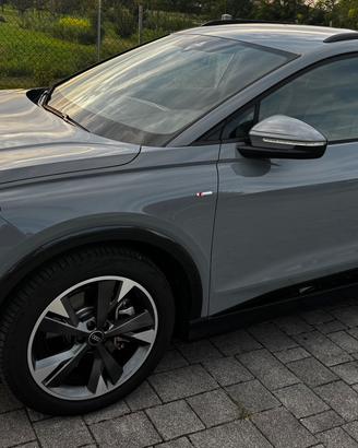 Audi Q4 45 etron quattro S line (286CV) 07/24