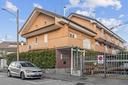 villetta-a-schiera-di-180-m²-con-5-locali-e-box-au