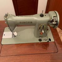 Vecchia macchina da cucire Singer