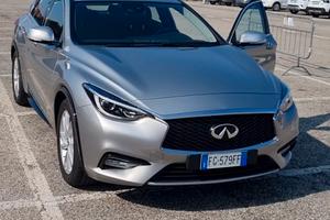 infiniti Q30