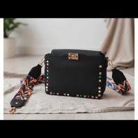 borsa con borchie colorate