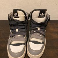 Scarpe Adidas Game Mid bianche e nere