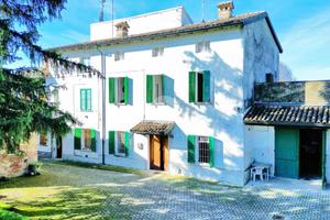 CASA INDIPENDENTE A TORRILE