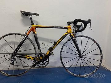Bici da corsa full carbon