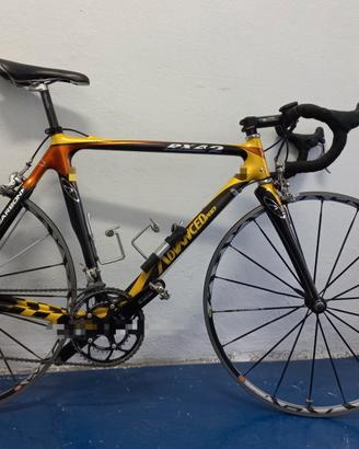 Bici da corsa full carbon