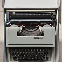 Macchina da scrivere