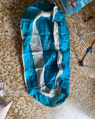 Piscina e salvagente unicorno