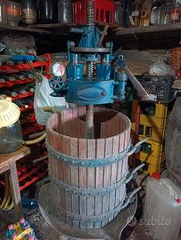 Torchio  idraulico + Pigiadispatrice elettrica