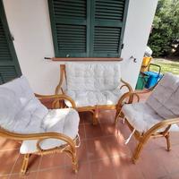 divano e 2 poltroncine in vimini