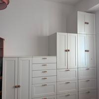 armadi e 2 letti cameretta 