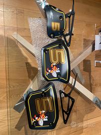 Porta nimero con telai e cupolino scrambler ducati