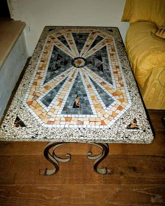 Tavolino in marmo mosaicato