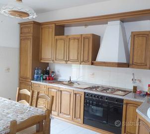 CUCINA COMPONIBILE IN ROVERE