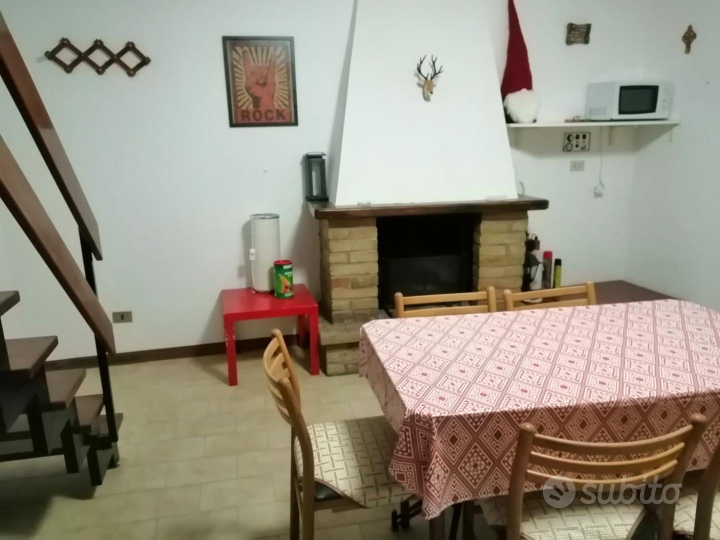Casa indipendente Montefortino - Vista 2
