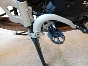 Benelli trk 502x  pedale  freno ,posteriore 