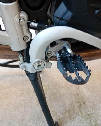 Benelli trk 502x  pedale  freno ,posteriore 