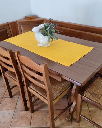 cucina con tavolo usata pochissimo in noce pieno  