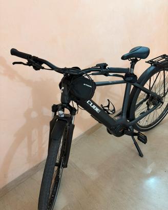 Cube Touring Ibride
