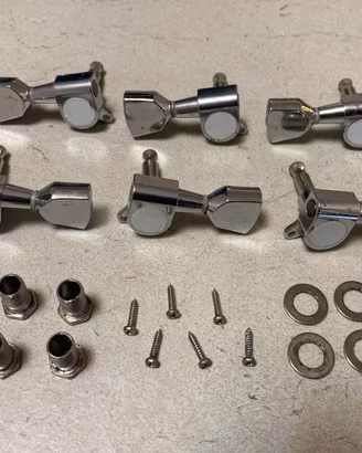 Meccaniche per chitarra elettrica cromate e nere
