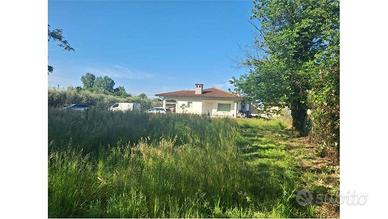 Villa di 181 m² con più di 5 locali e box auto dop